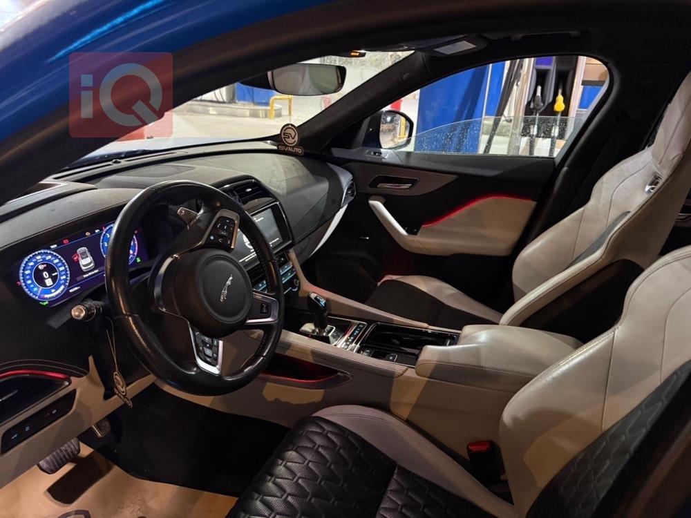 جاگوار F-Pace